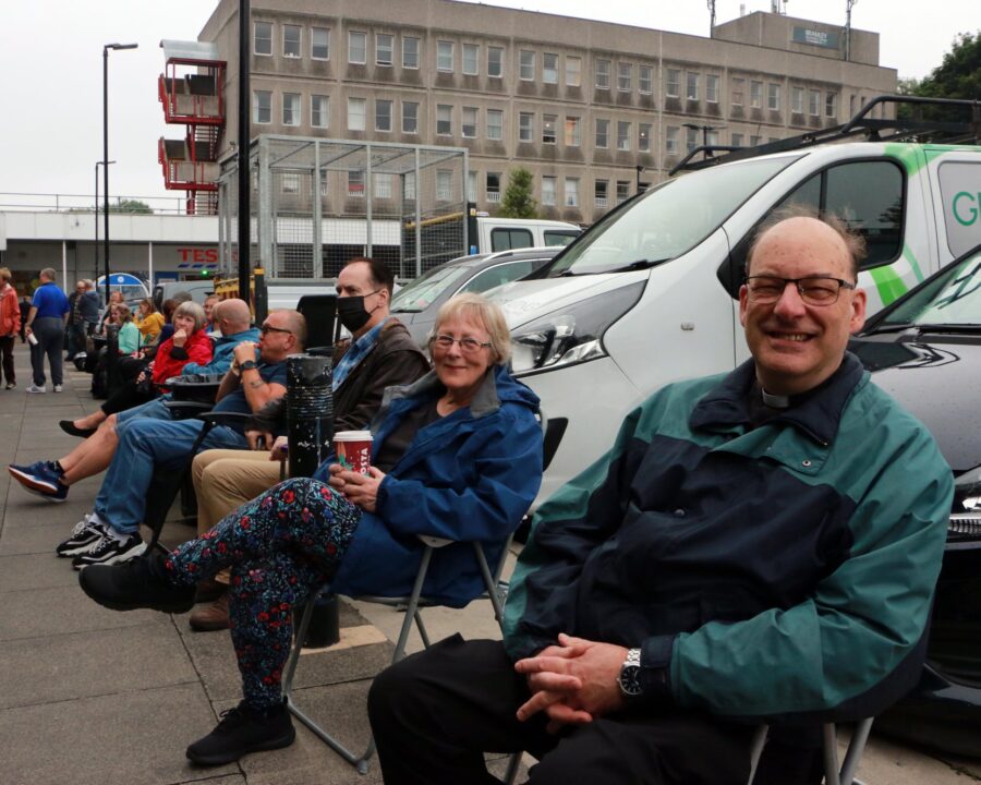 bramley-shopping-centre-seats-6