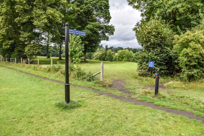 Third Footpath crossing Lantern Lane